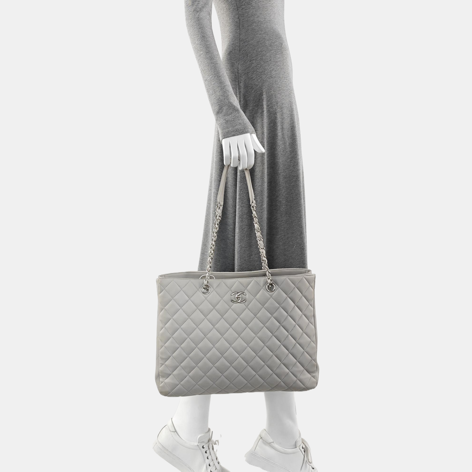 CLASSIC CC SHOPPING TOTE Large Quilted Calfskin Gray