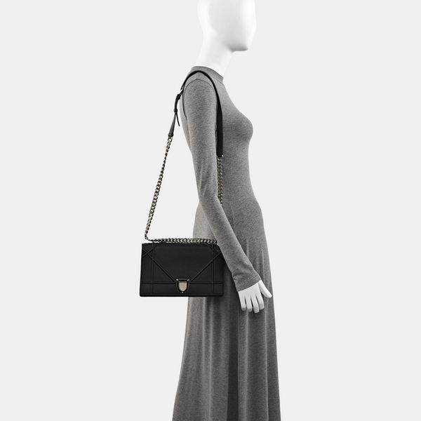 Diorama Medium Cannage Calfskin Black