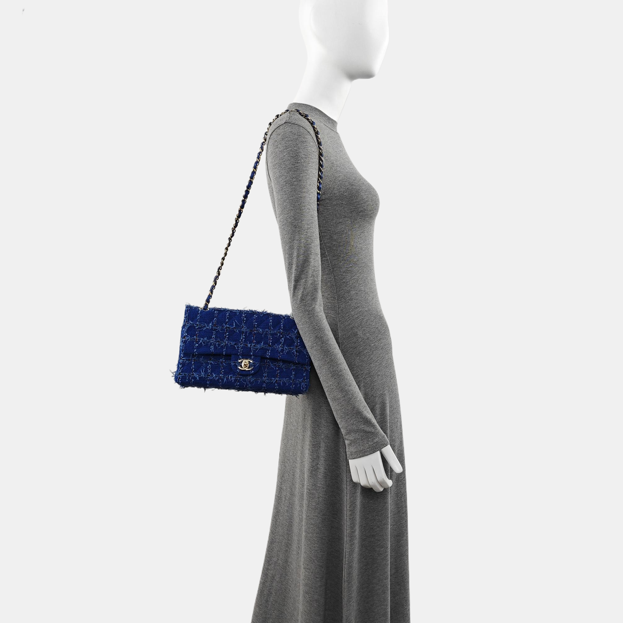 CLASSIC FLAP Medium Quilted Wool Blue