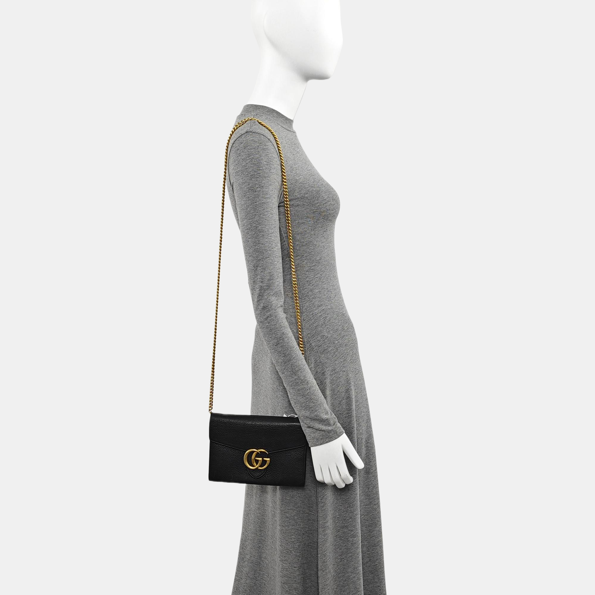 Authenticated pre-owned  GG Marmont Mini Calfskin Black - Crossbody Bag at Looply