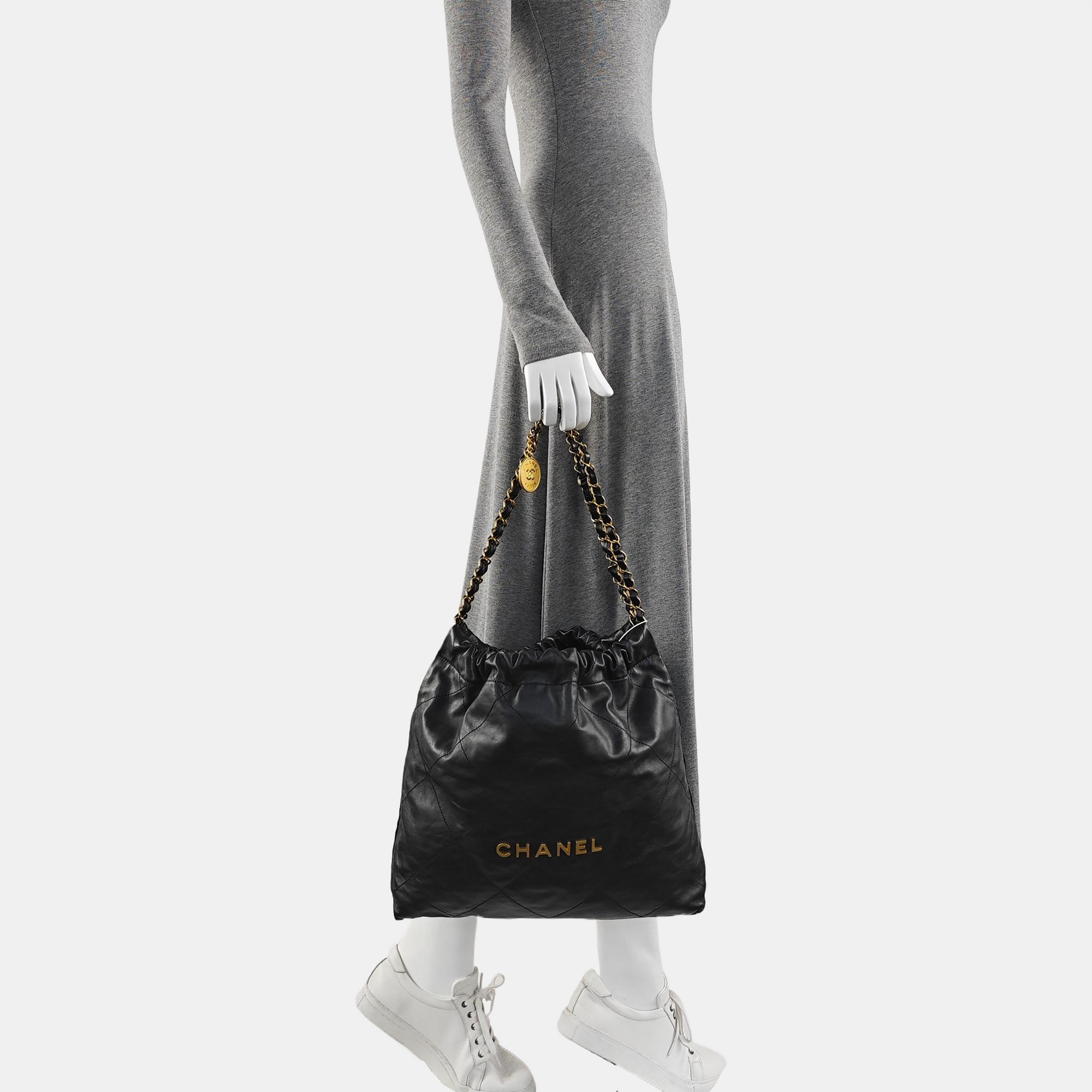 CHANEL 22 Small Quilted Calfskin Black