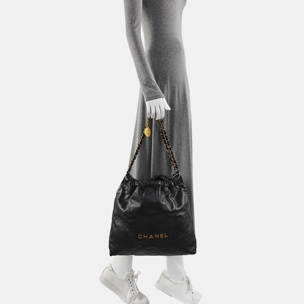 CHANEL 22 Small Quilted Calfskin Black