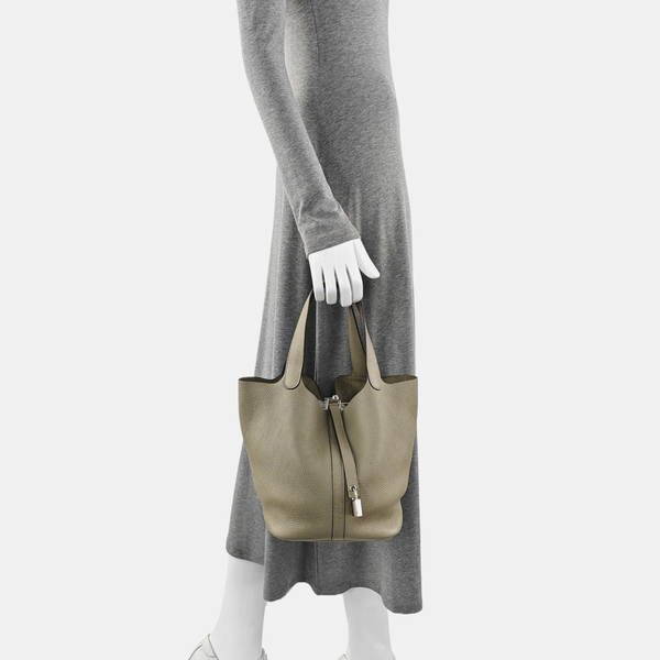 Authenticated pre-owned  Picotin Lock 22 Clemence Green - Bucket Bag at Looply