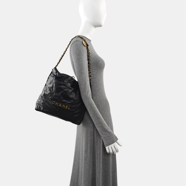 CHANEL 22 Small Quilted Calfskin Black