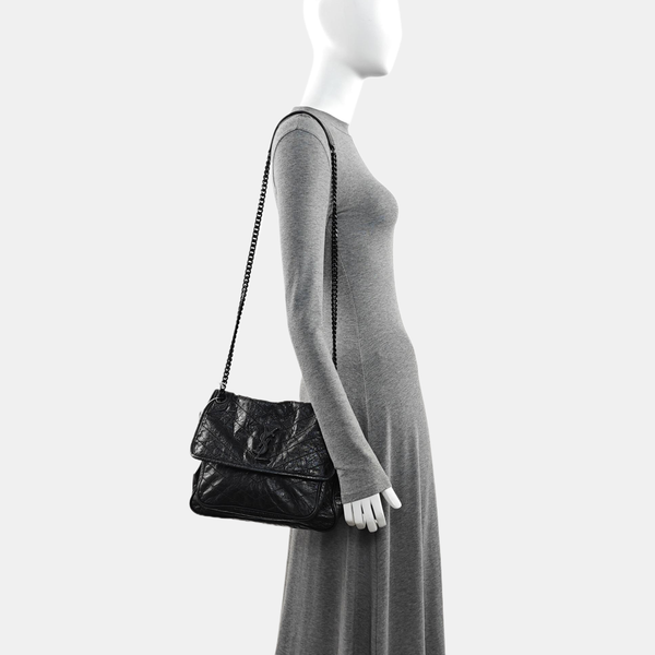 NIKI Medium Chevron Calfskin Black