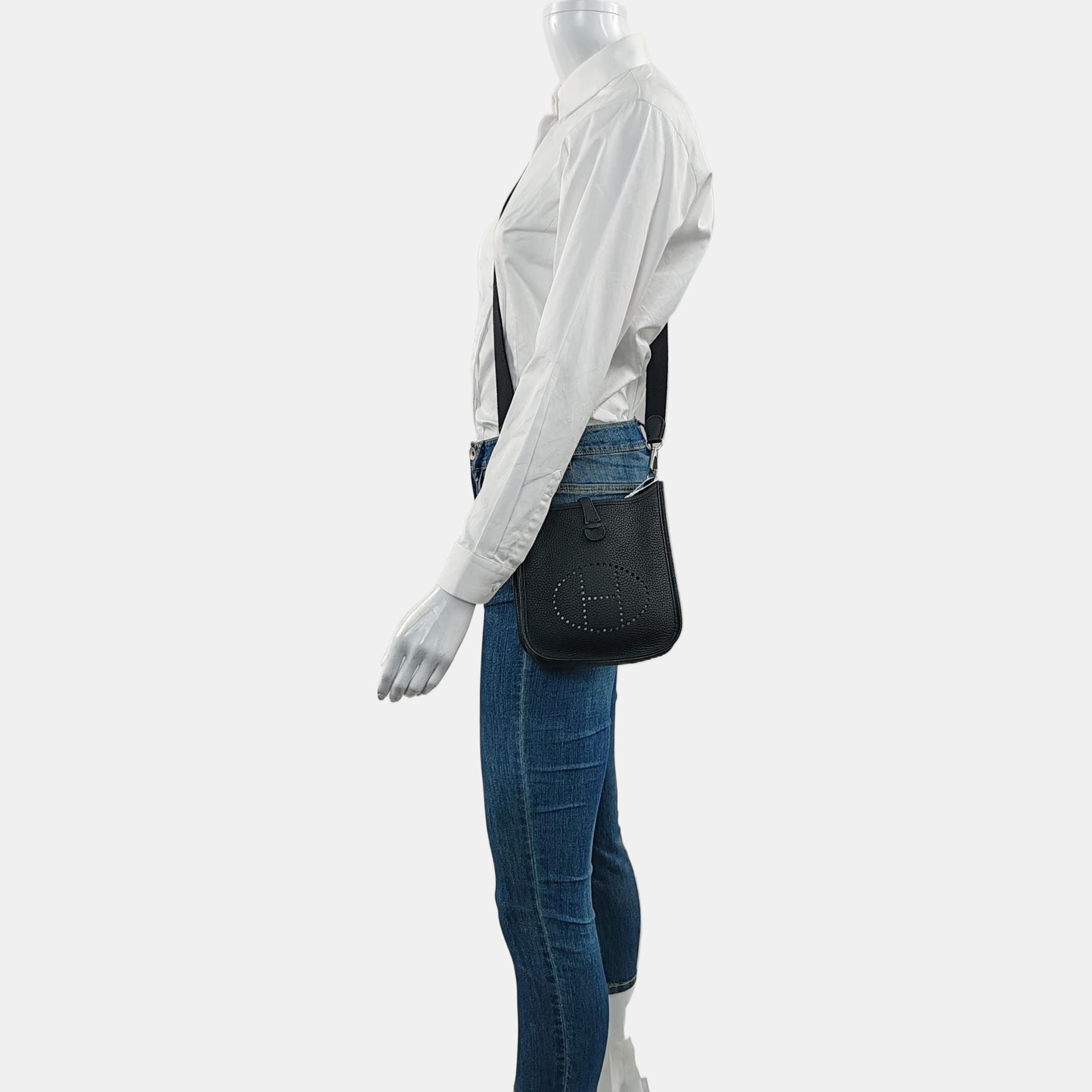 Authenticated pre-owned  Evelyne 16 Clemence Black - Shoulder Bag at Looply