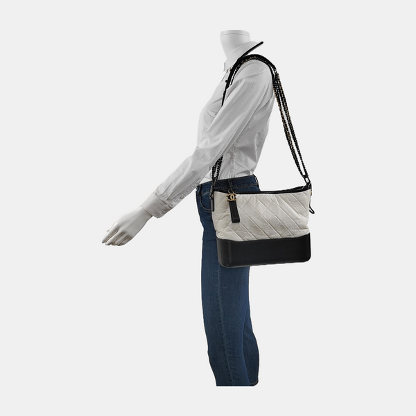 Authenticated pre-owned  GABRIELLE Medium Quilted Calfskin White - Crossbody Bag at Looply