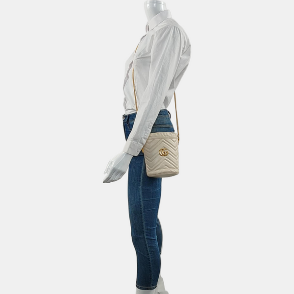 Authenticated pre-owned  GG Marmont Mini Quilted Calfskin White - Bucket Bag at Looply