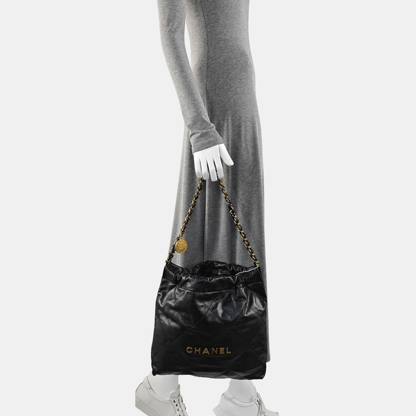 CHANEL 22 Small Quilted Calfskin Black