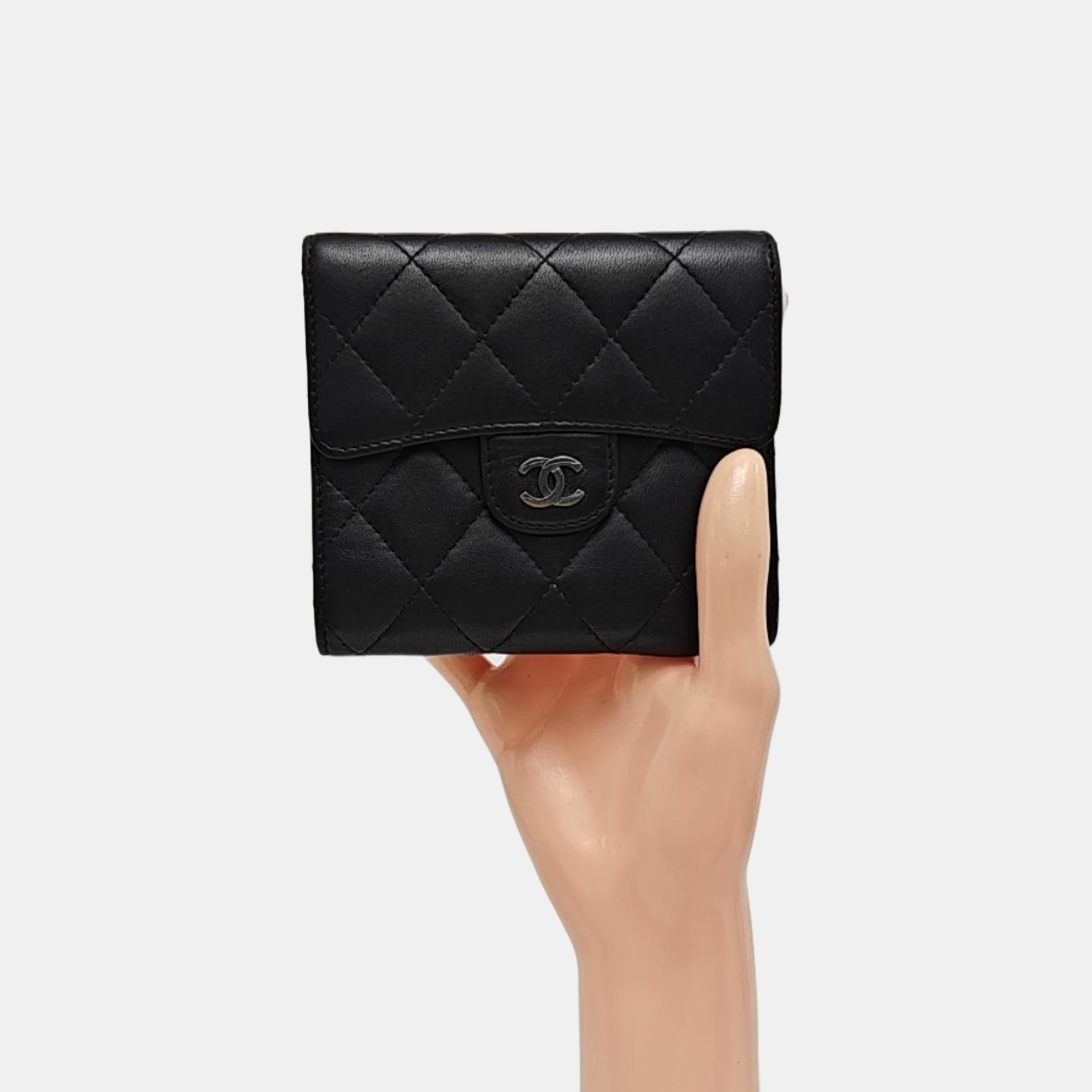 CLASSIC FLAP Small Quilted Lambskin Black Wallet