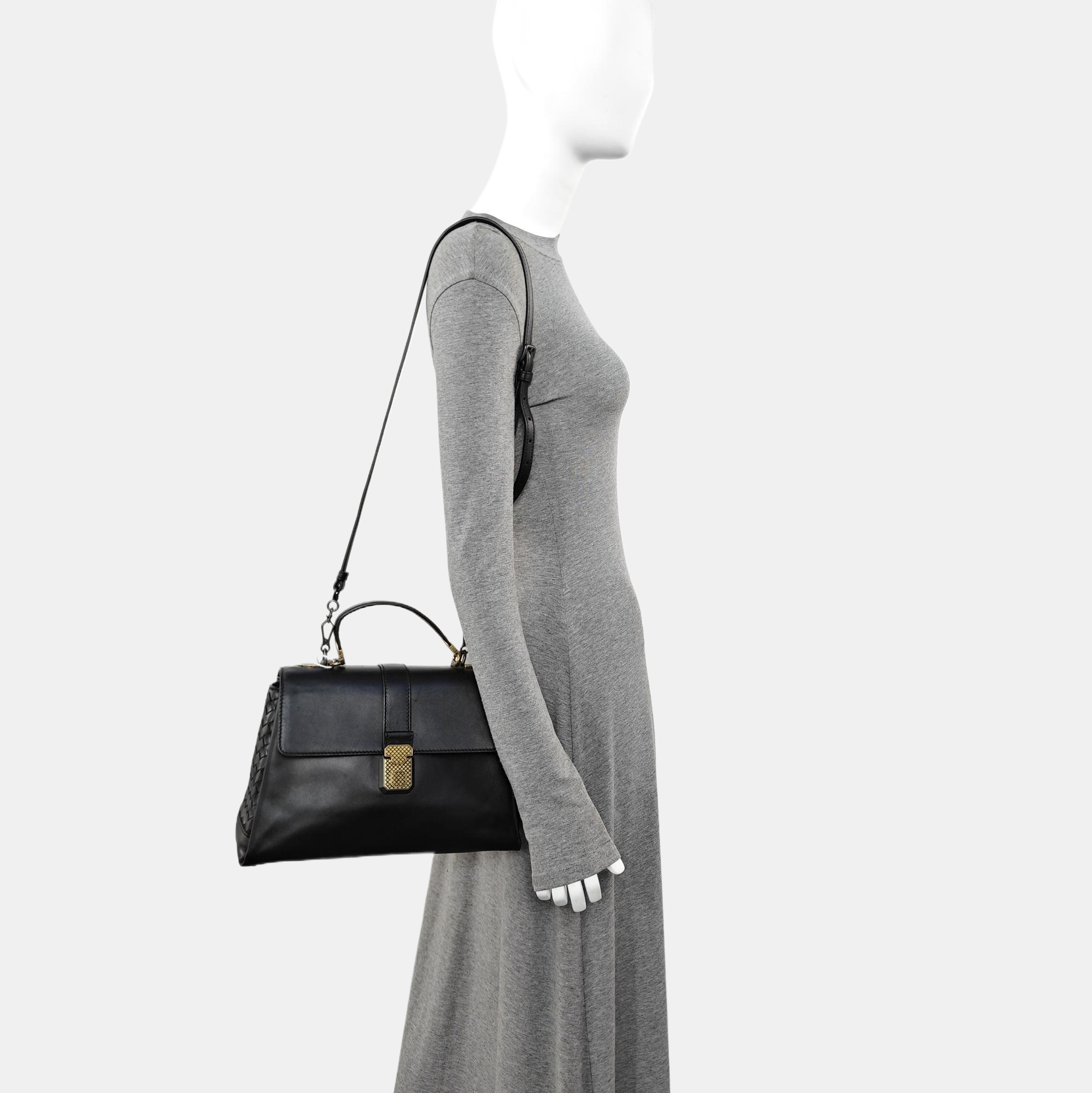 Piazza Medium Calfskin Black