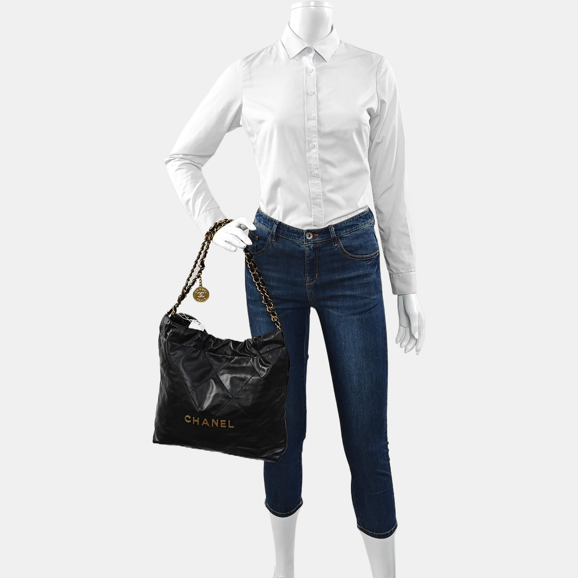 CHANEL 22 Small Quilted Calfskin Black