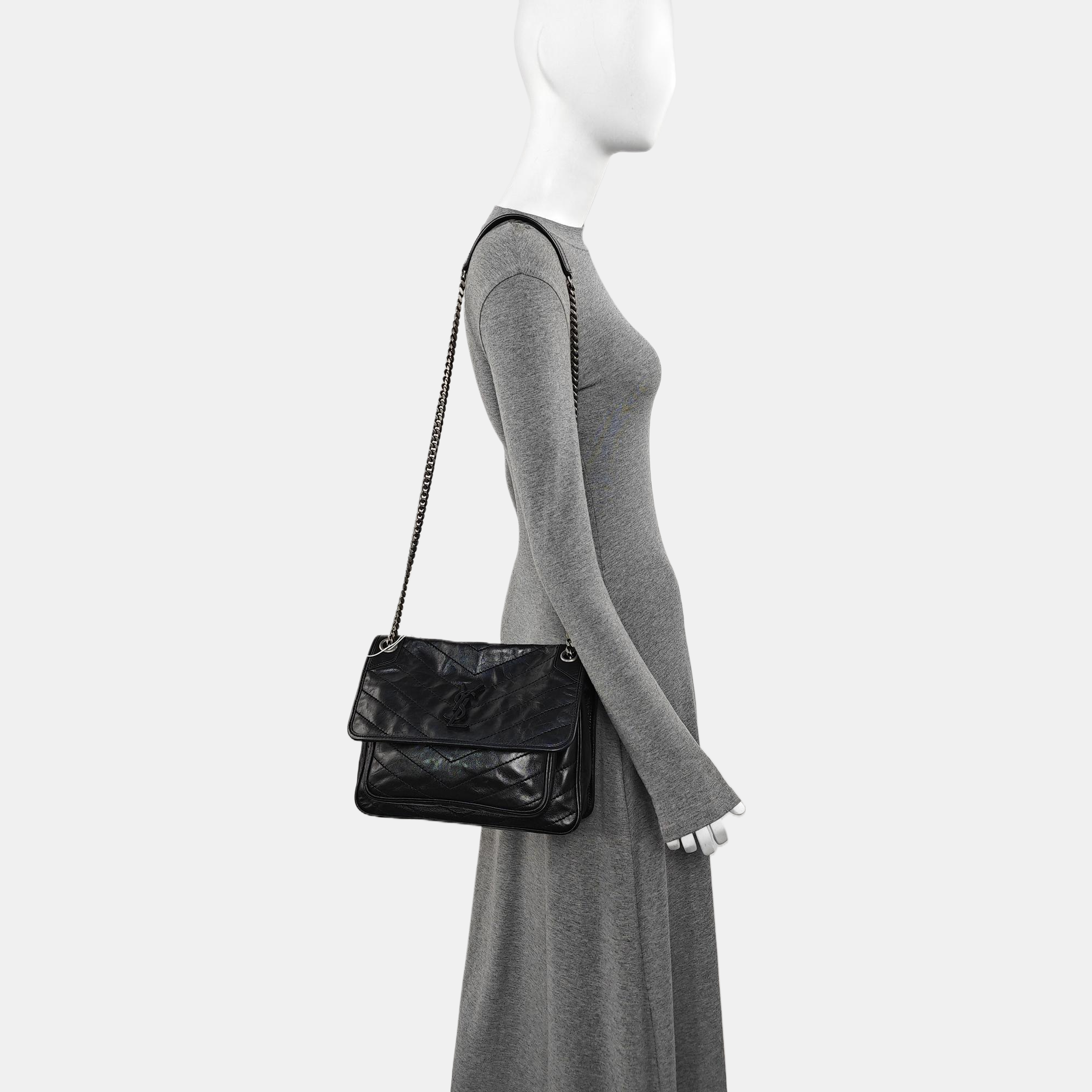 NIKI Medium Chevron Calfskin Black