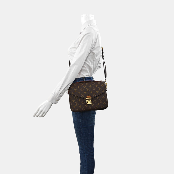 Authenticated pre-owned  MÉTIS MM Monogram Coated Canvas Brown - Shoulder Bag at Looply