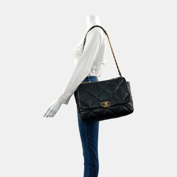 CHANEL 19 Maxi Quilted Lambskin Black