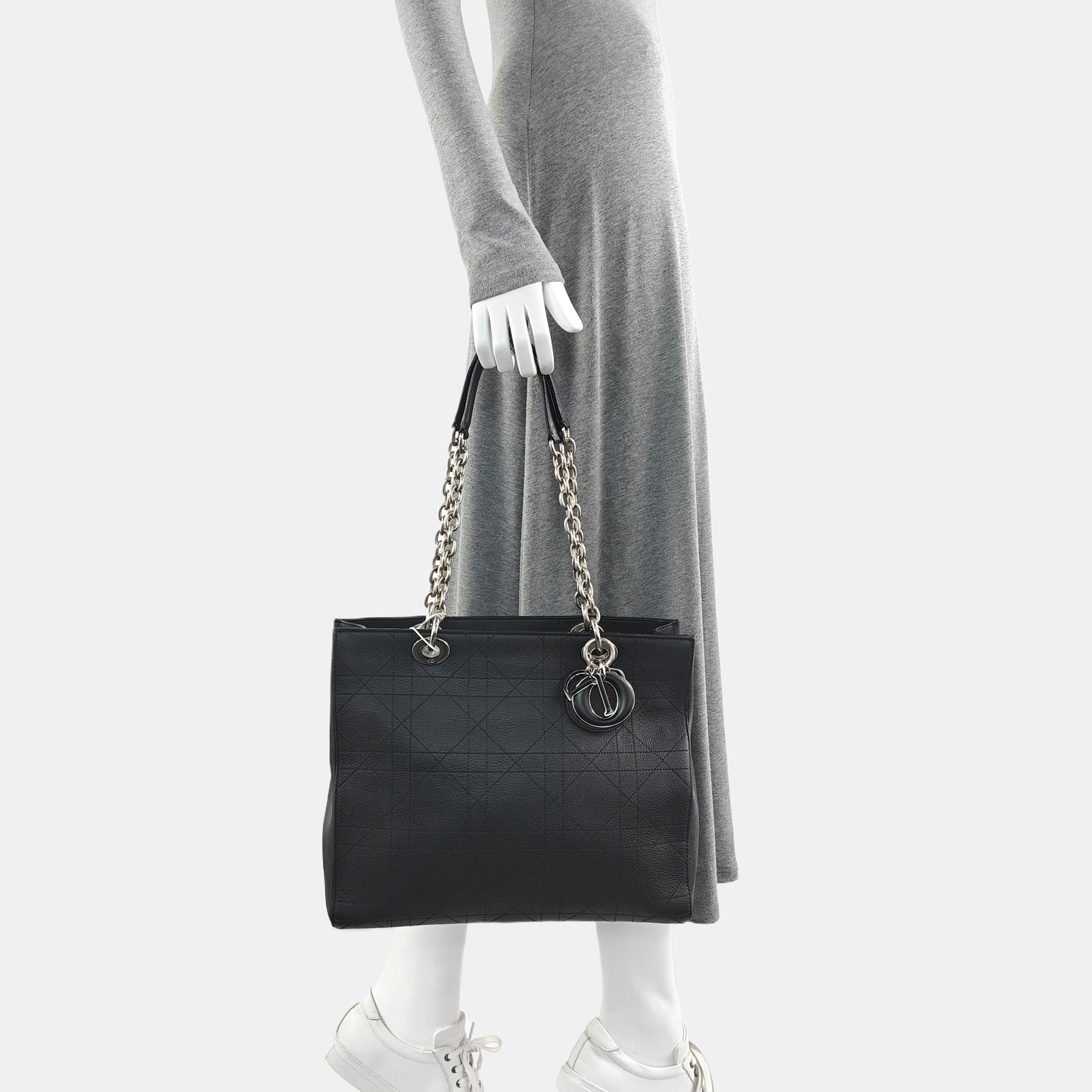 Nwts Ultra Med Quilted Calfskin Black