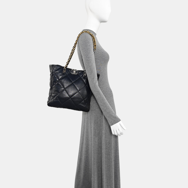 CHANEL 19 Large Quilted Lambskin Black