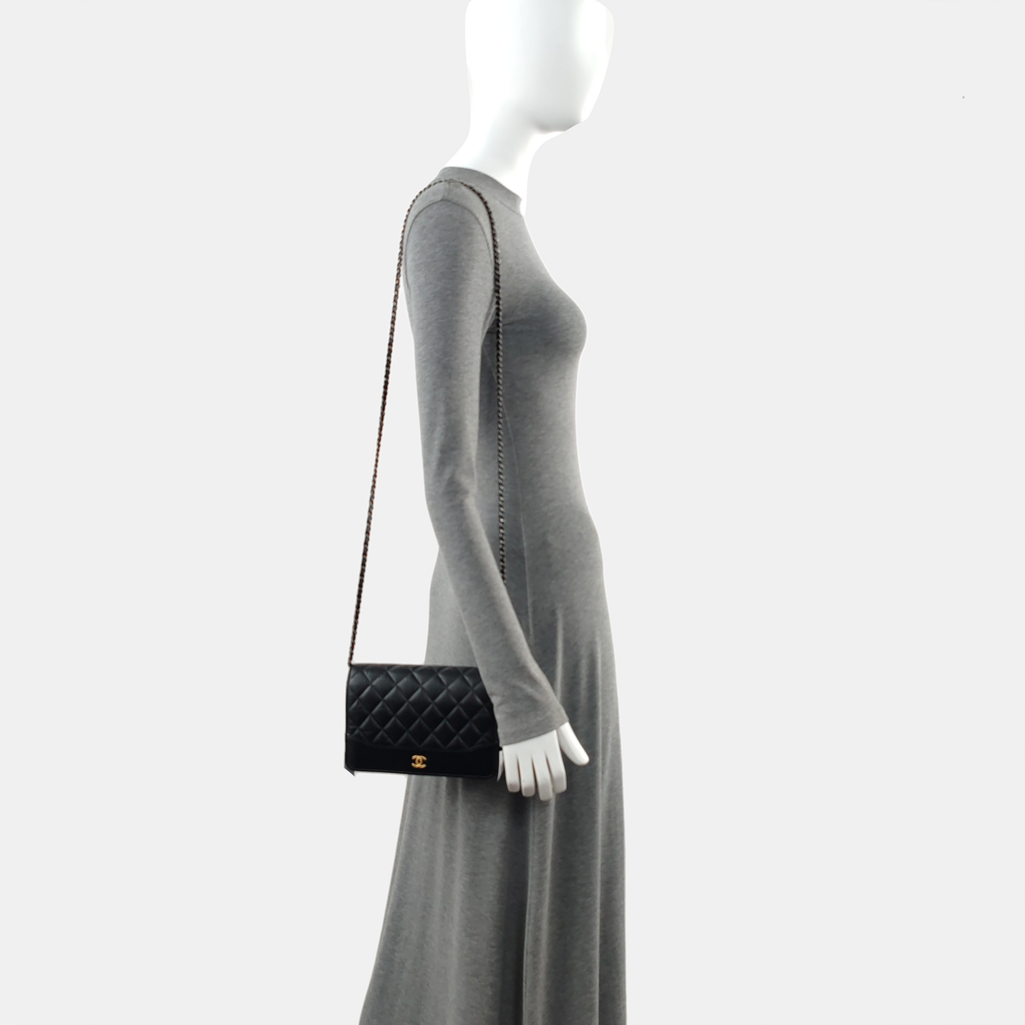 Authenticated pre-owned  GABRIELLE WOC Quilted Calfskin Black - Shoulder Bag at Looply