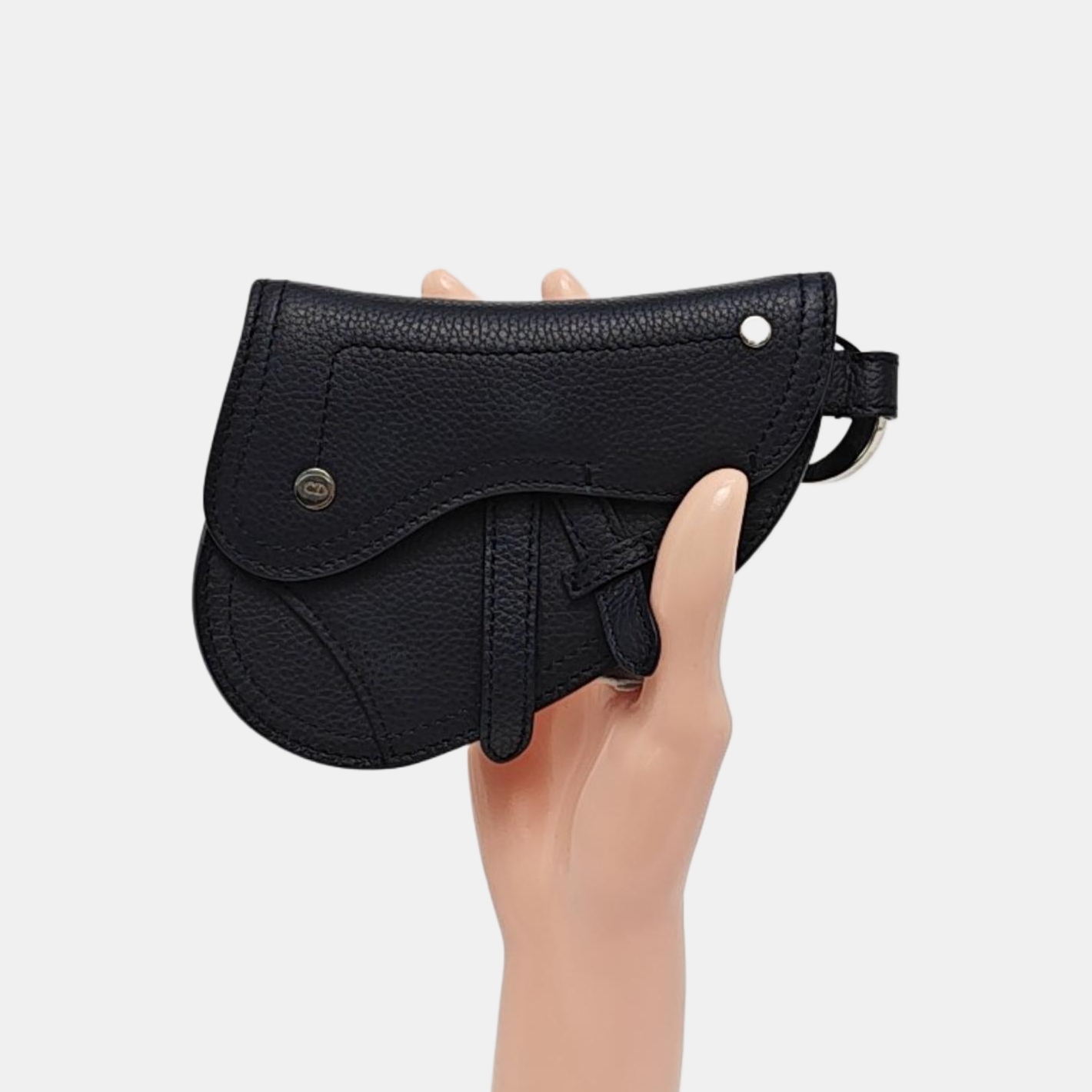 Authenticated pre-owned  Saddle Calfskin Blue - Clutch at Looply