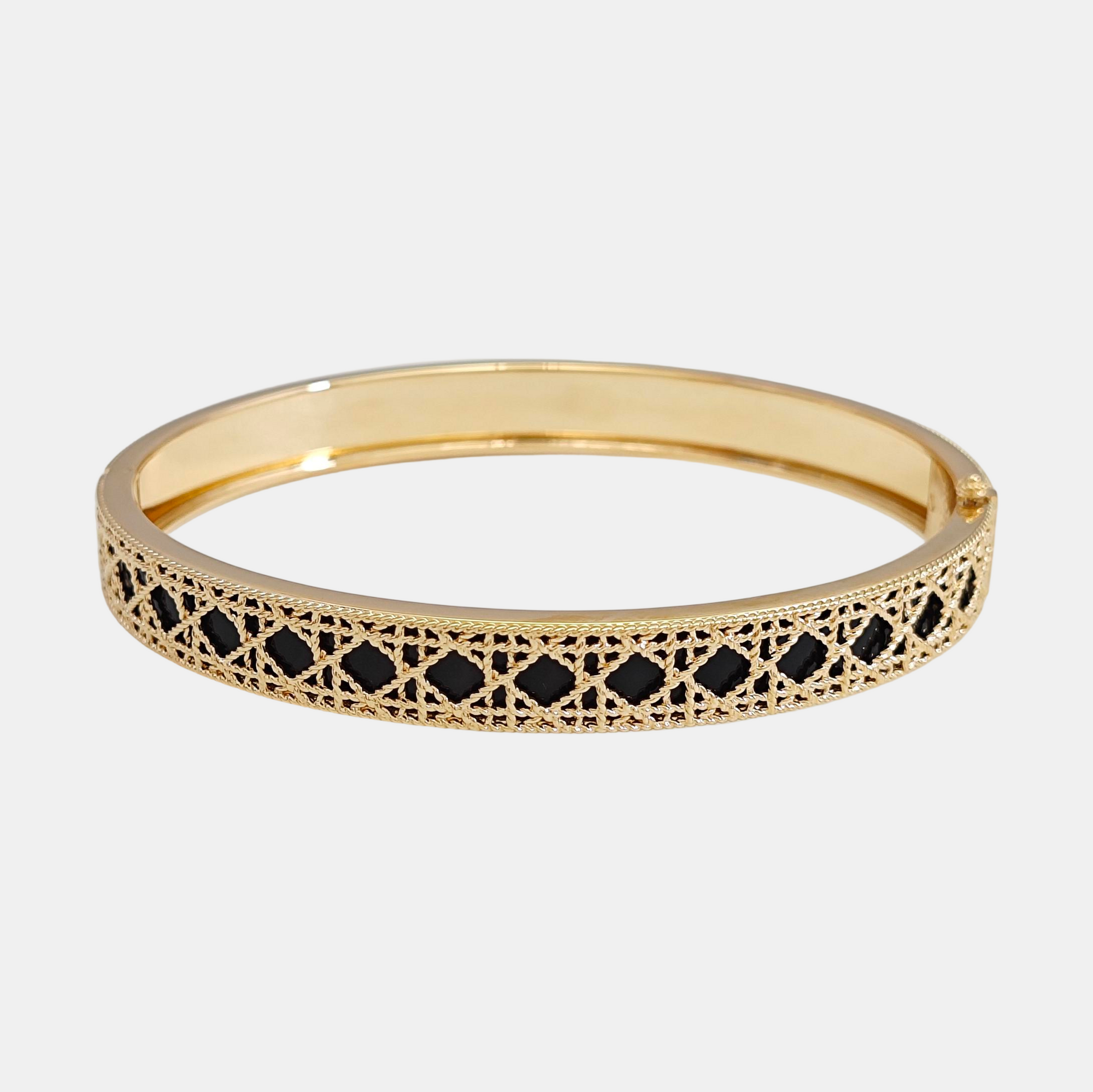 18k Gold Bangle