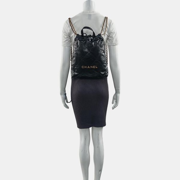 CHANEL 22 Small Quilted Calfskin Black