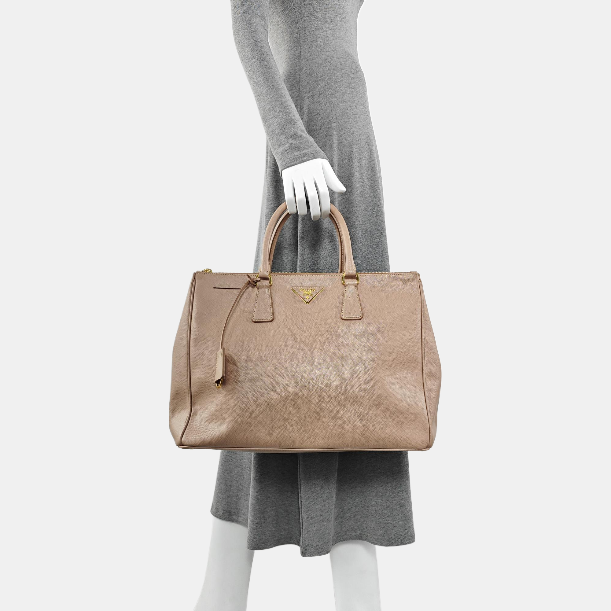 Authenticated pre-owned  Galleria Extra Large Saffiano Calfskin Pink - Top Handle Bag at Looply