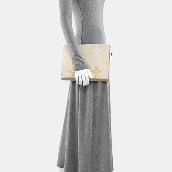 TOILET POCKET 26 Calfskin Beige