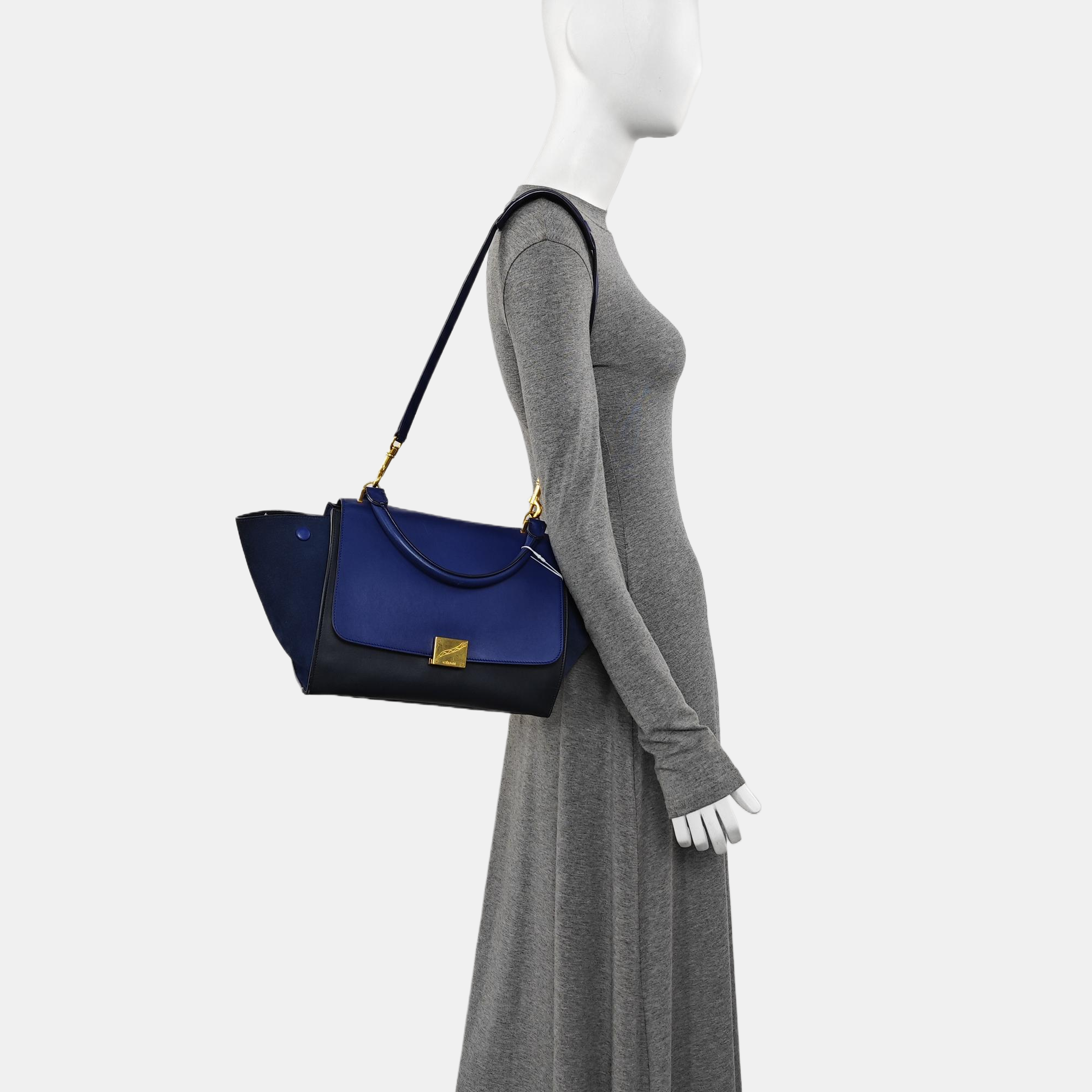 TRAPEZE Medium Calfskin Blue