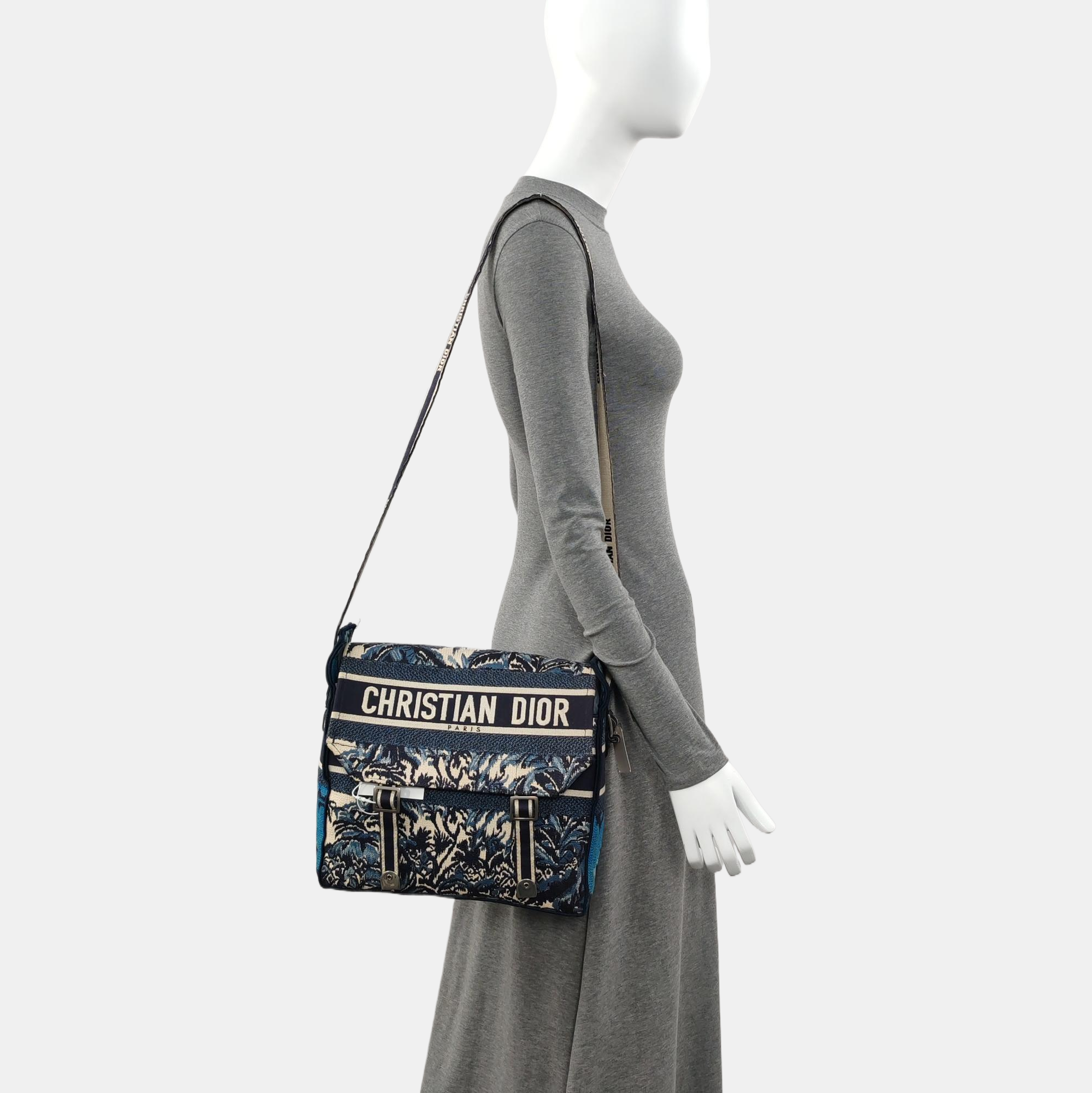 Authenticated pre-owned  Diorcamp Fabric Blue - Crossbody Bag at Looply