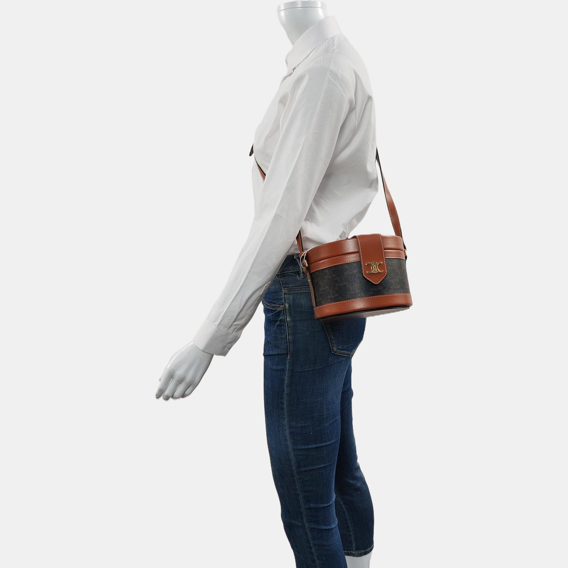 Authenticated pre-owned  TRIOMPHE Medium Coated Canvas Brown - Shoulder Bag at Looply