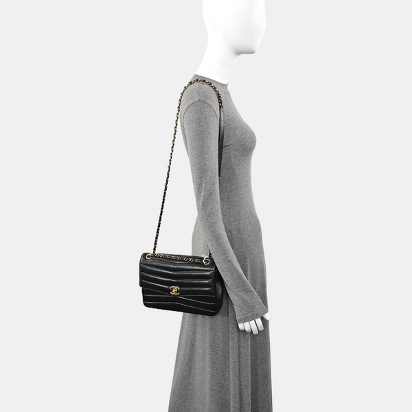 Bolso de hombro de cuero negro