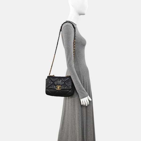 CHANEL 19 Small Quilted Lambskin Black
