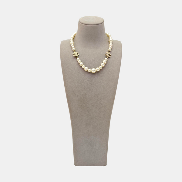 Faux Pearl White Necklace
