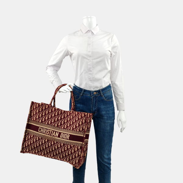 Authenticated pre-owned  Book Tote Large Monogram Canvas Red - Tote Bag at Looply