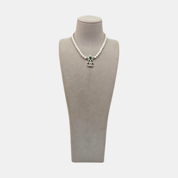 Faux Pearl White Necklace