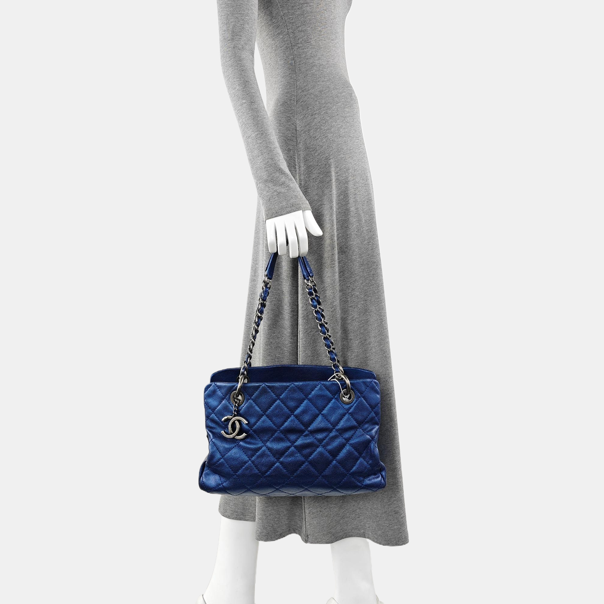 CC TIMELESS SOFT Small Quilted Grained Calfskin Blue