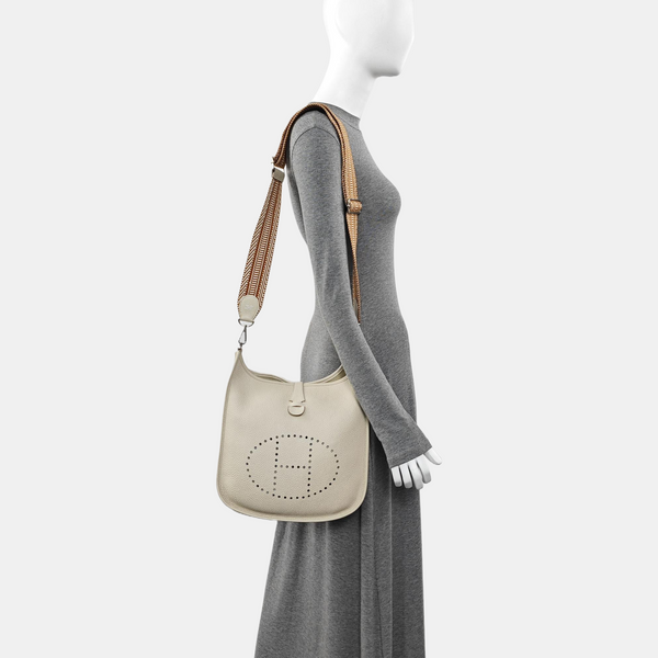 Evelyne 29 Clemence White