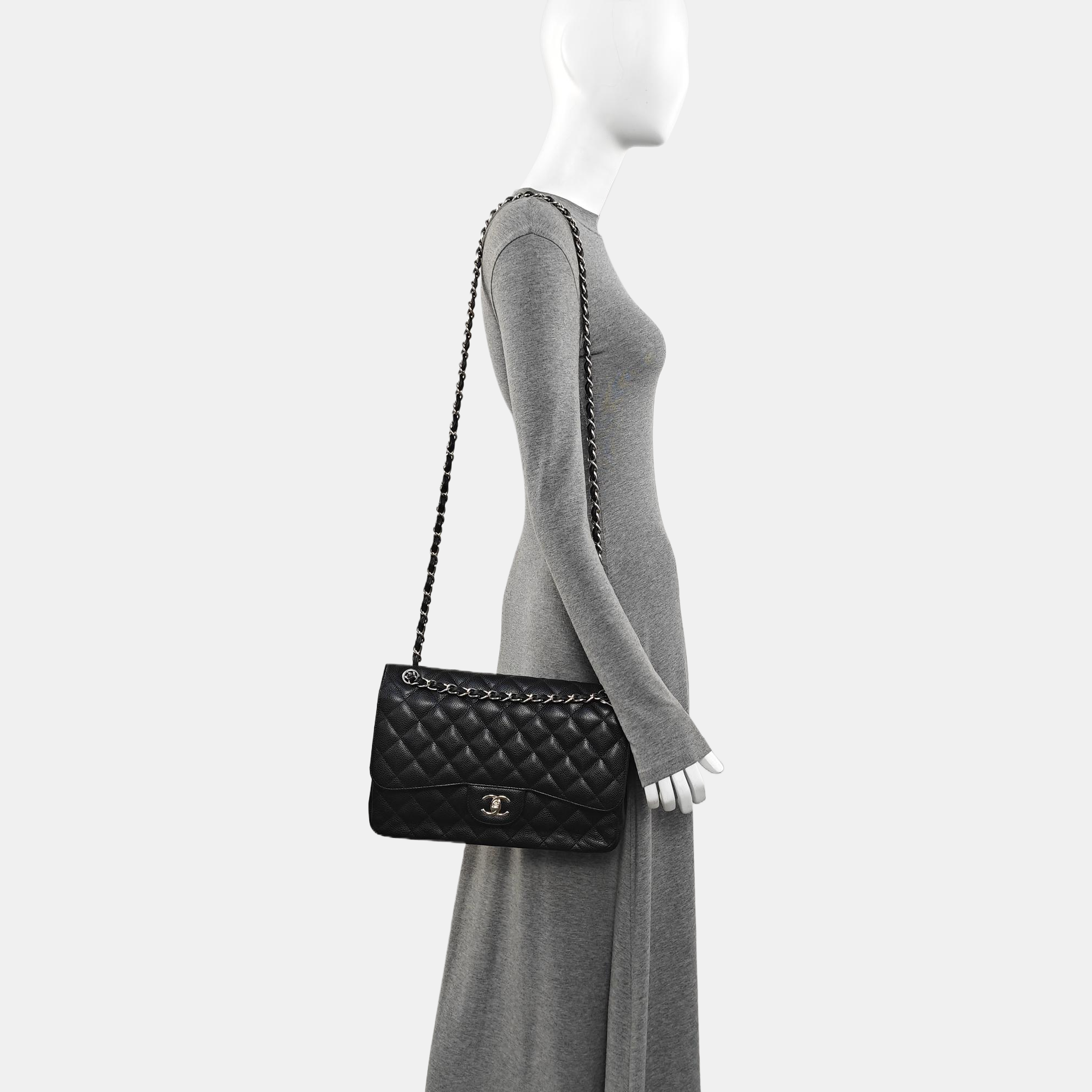 CLASSIC FLAP Jumbo Quilted Grained Calfskin Black