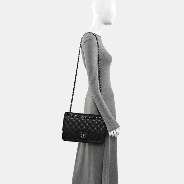 CLASSIC FLAP Jumbo Quilted Grained Calfskin Black