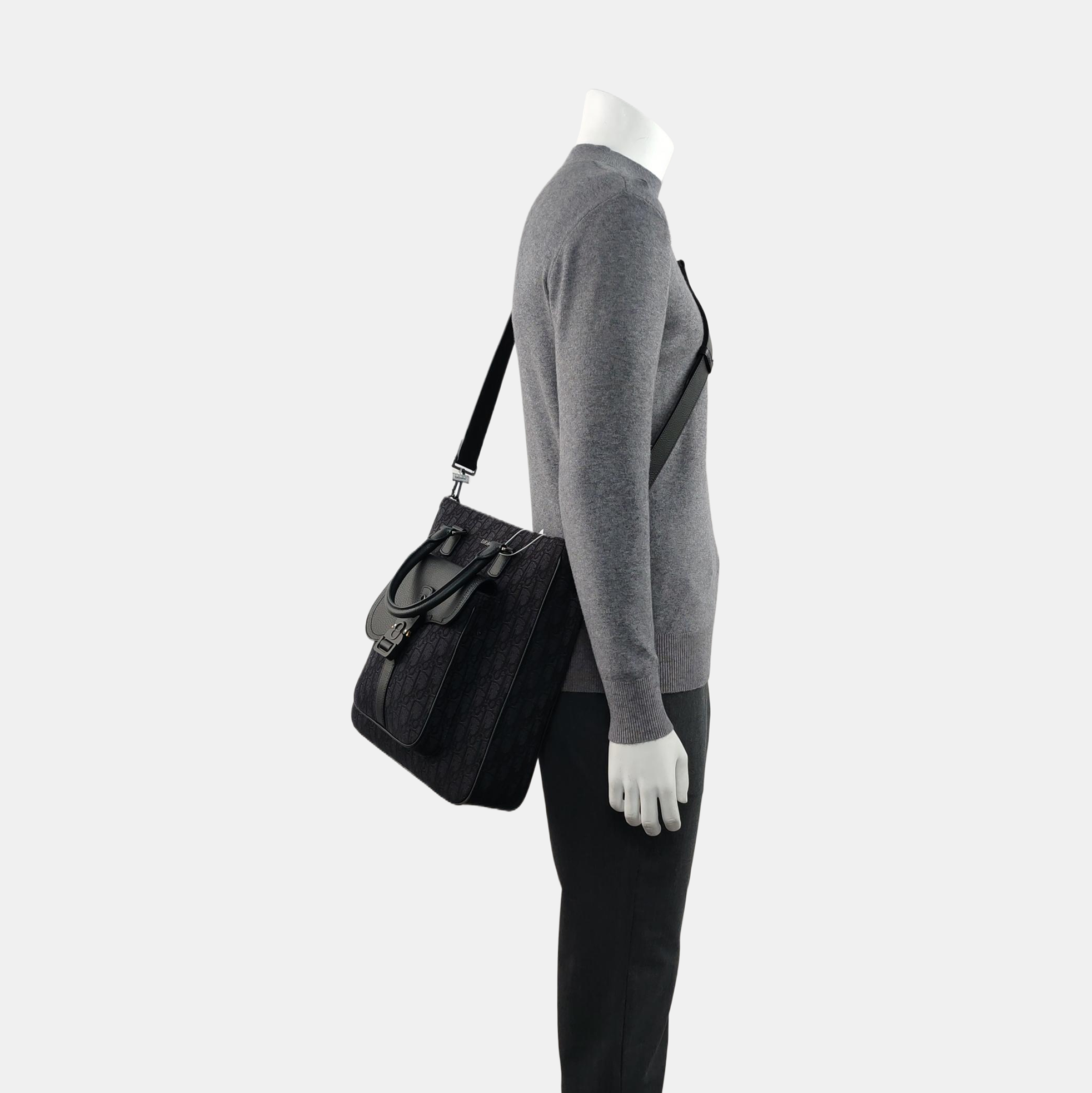 Authenticated pre-owned  Saddle Monogram Canvas Black - Tote Bag at Looply