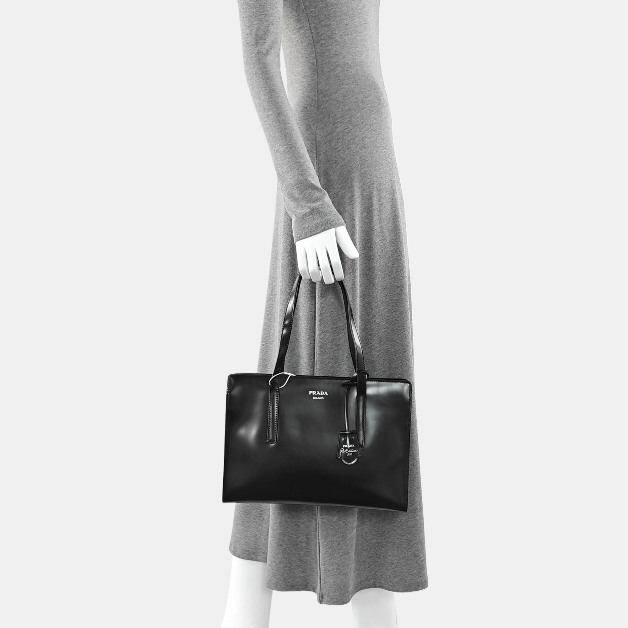 Re-Edition Medium Calfskin Black
