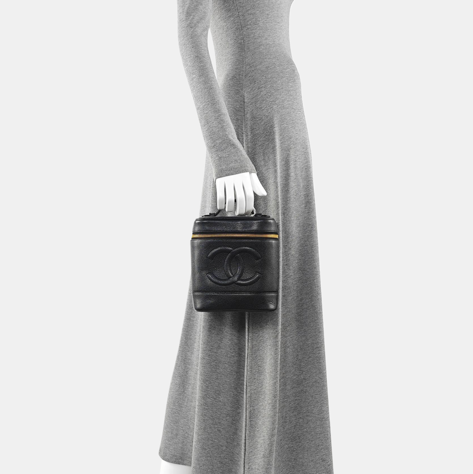 VINTAGE COSMETIC BAGS Grained Calfskin Black