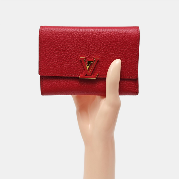 CAPUCINES Calfskin Red Wallet