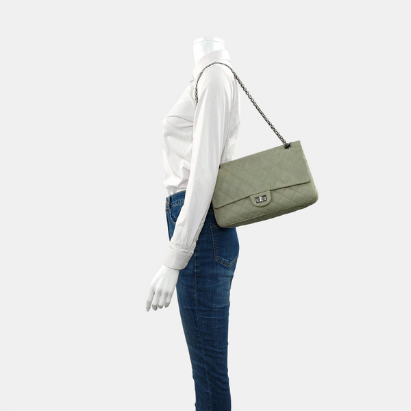 Authenticated pre-owned  2.55 Quilted Calfskin Green - Shoulder Bag at Looply