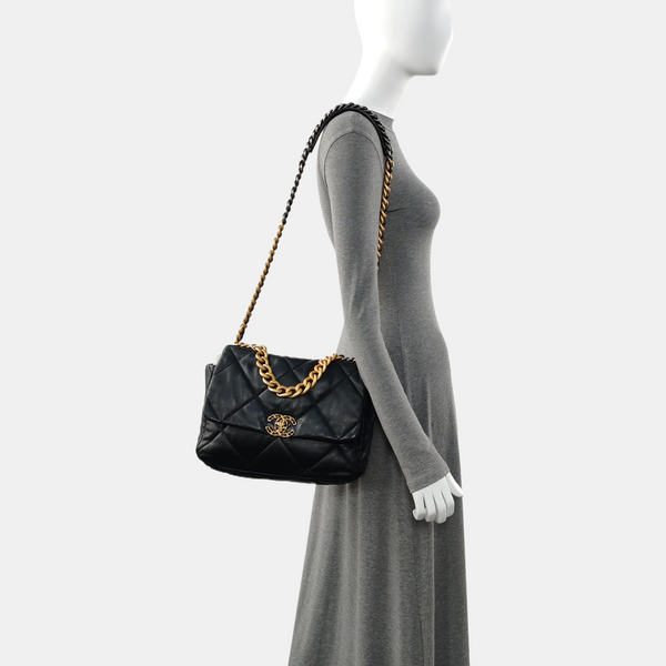 CHANEL 19 Medium Quilted Lambskin Black
