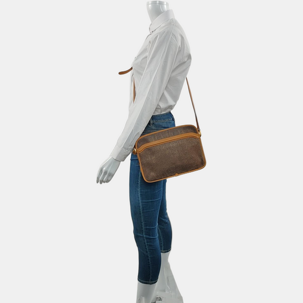 Canvas Brown