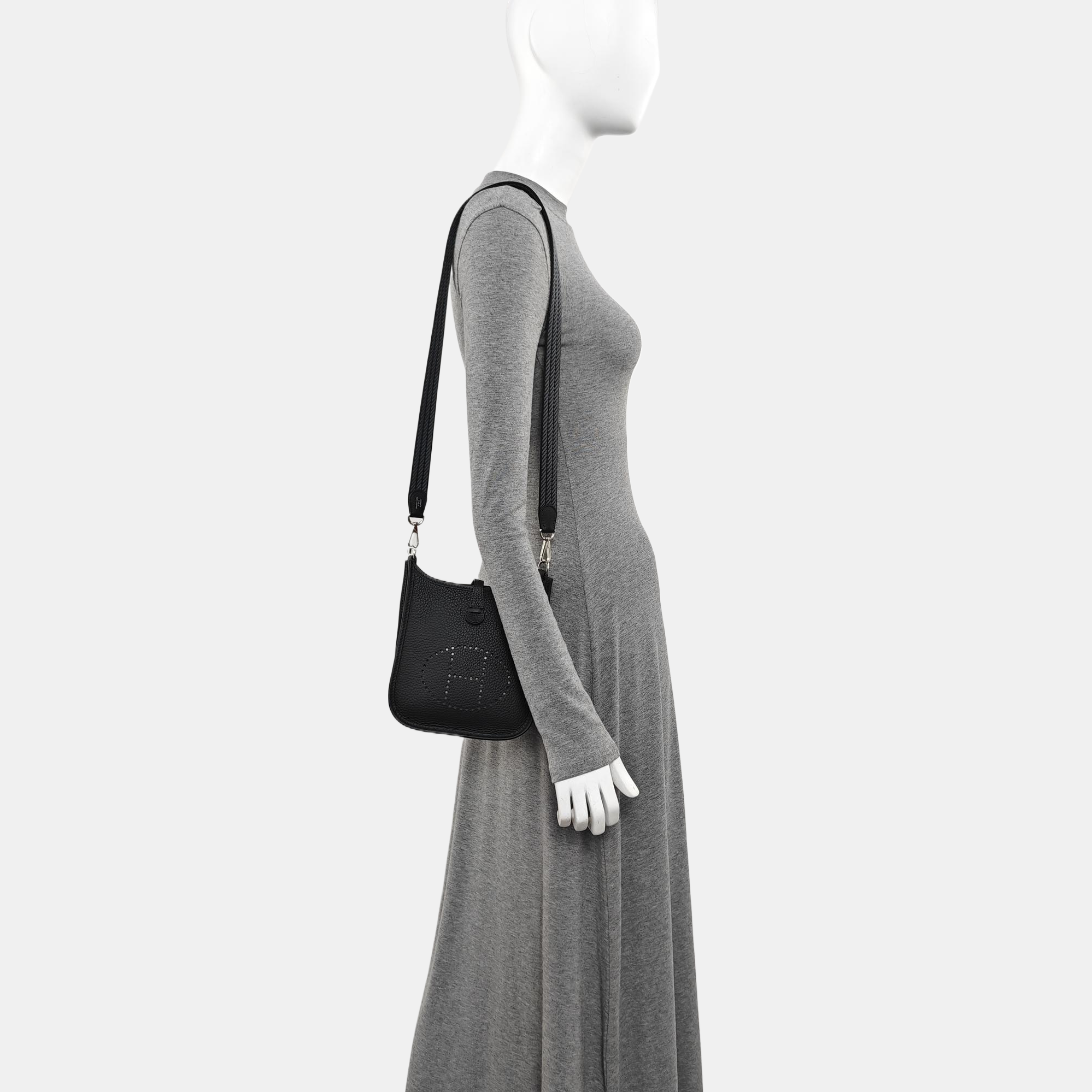 Evelyne 16 Clemence Black