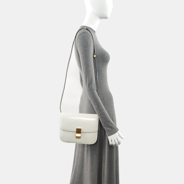 Authenticated pre-owned  CLASSIC BOX Medium Calfskin White - Shoulder Bag at Looply