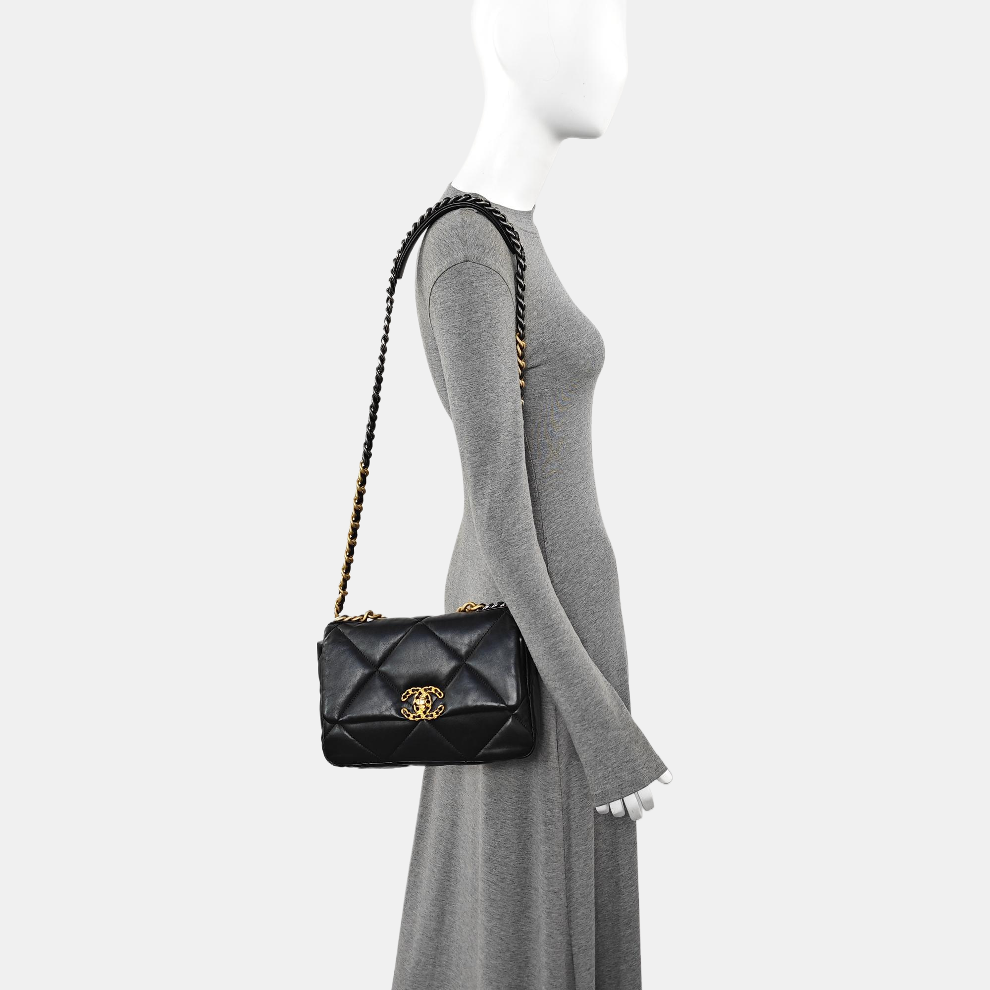 CHANEL 19 Small Quilted Lambskin Black