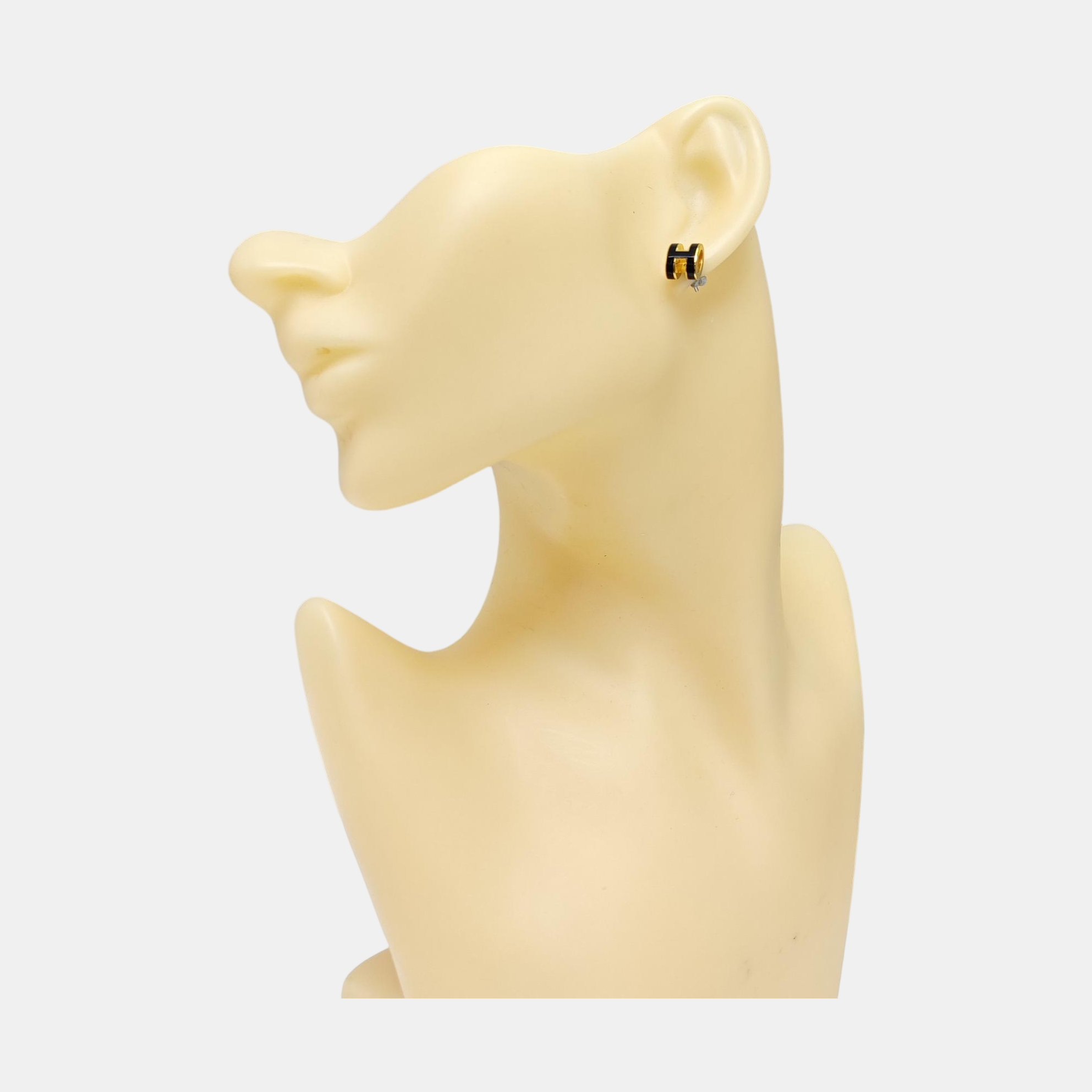 Pop H Metal Black Stud Earrings